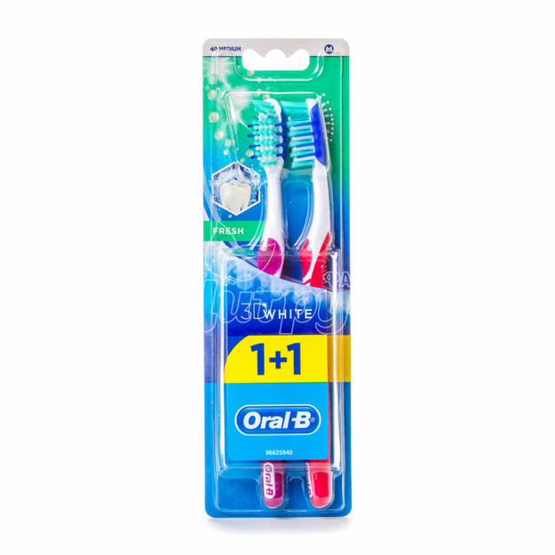 Зубна щітка Орал-Бі (Oral-B) 3D Вайт (3D White) Свіжість (Ffresh) 40 середня жорсткість 1 + 1 (2штуки)